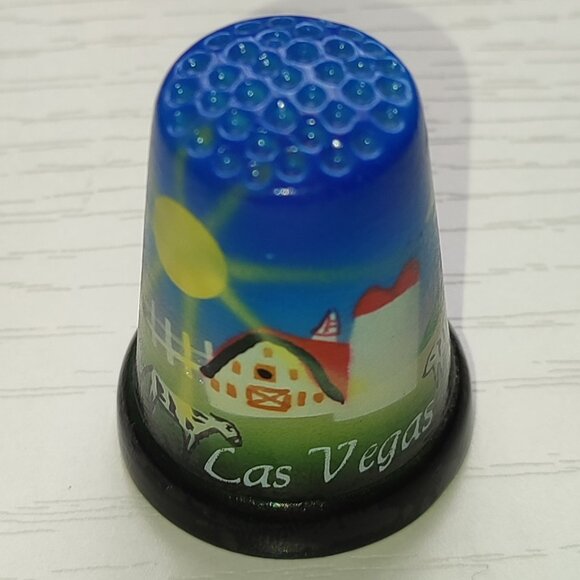 Las Vegas Farm Large Thimble Ceramic Vintage Collectible Nevada Sewing Notions - Picture 1 of 7